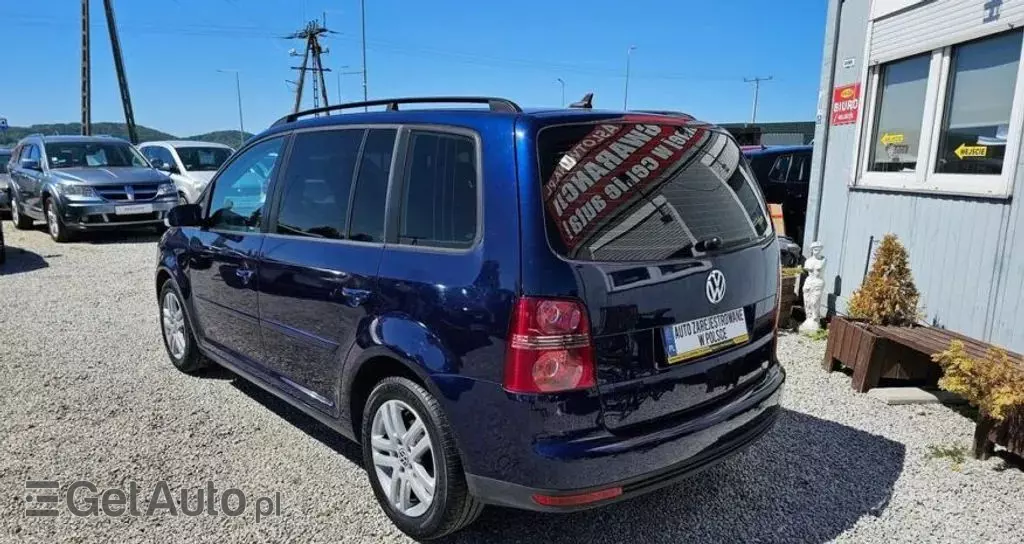 VOLKSWAGEN Touran 