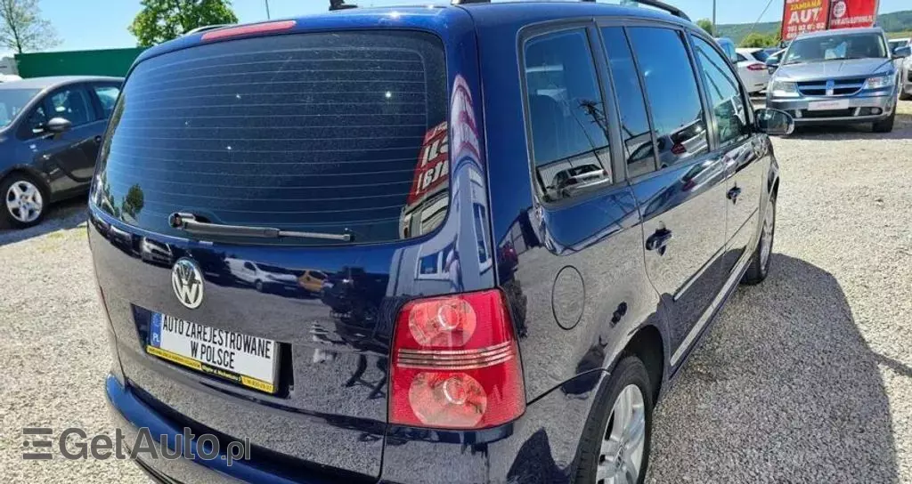 VOLKSWAGEN Touran 