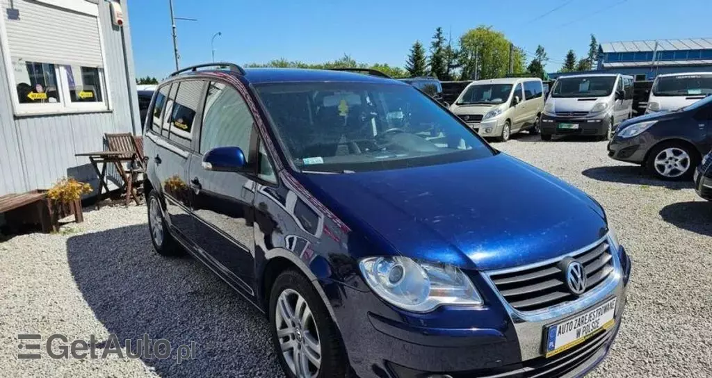 VOLKSWAGEN Touran 