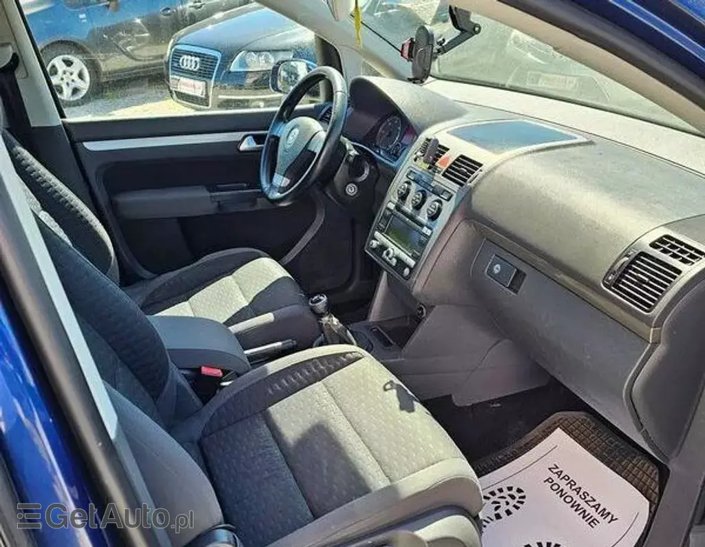 VOLKSWAGEN Touran 