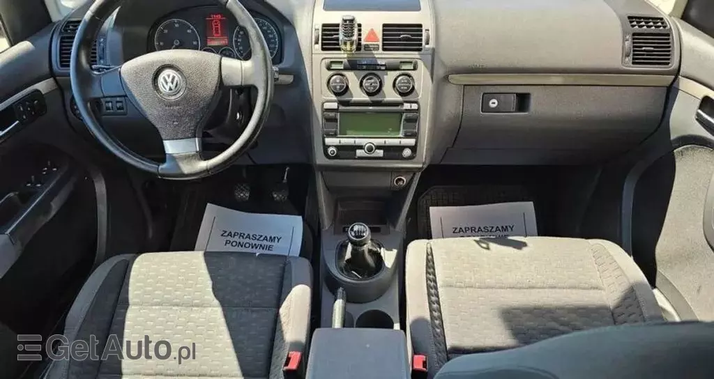 VOLKSWAGEN Touran 