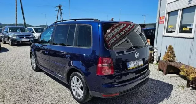 VOLKSWAGEN Touran 
