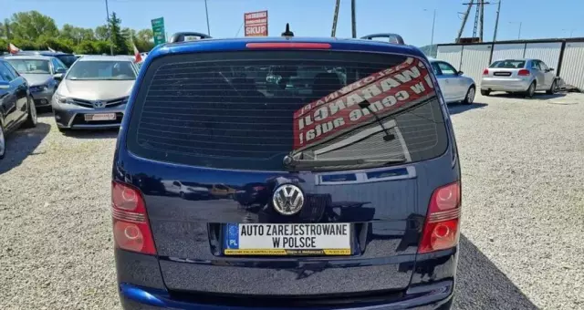 VOLKSWAGEN Touran 