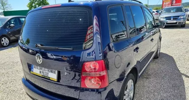 VOLKSWAGEN Touran 