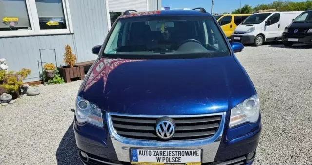 VOLKSWAGEN Touran 