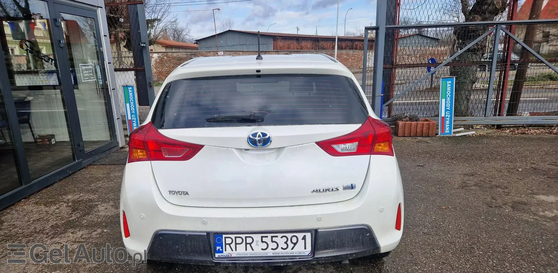 TOYOTA Auris 1.8 VVT-i (136 KM) Hybrid E-CVT