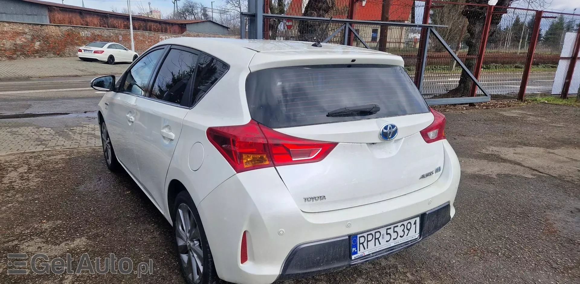 TOYOTA Auris 1.8 VVT-i (136 KM) Hybrid E-CVT
