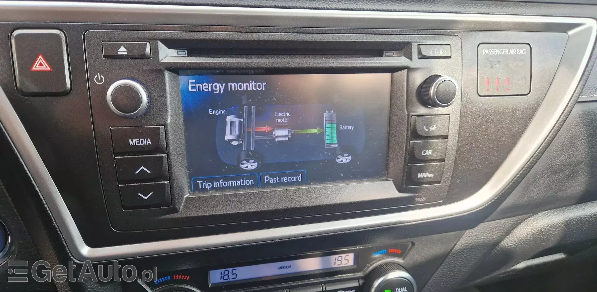 TOYOTA Auris 1.8 VVT-i (136 KM) Hybrid E-CVT