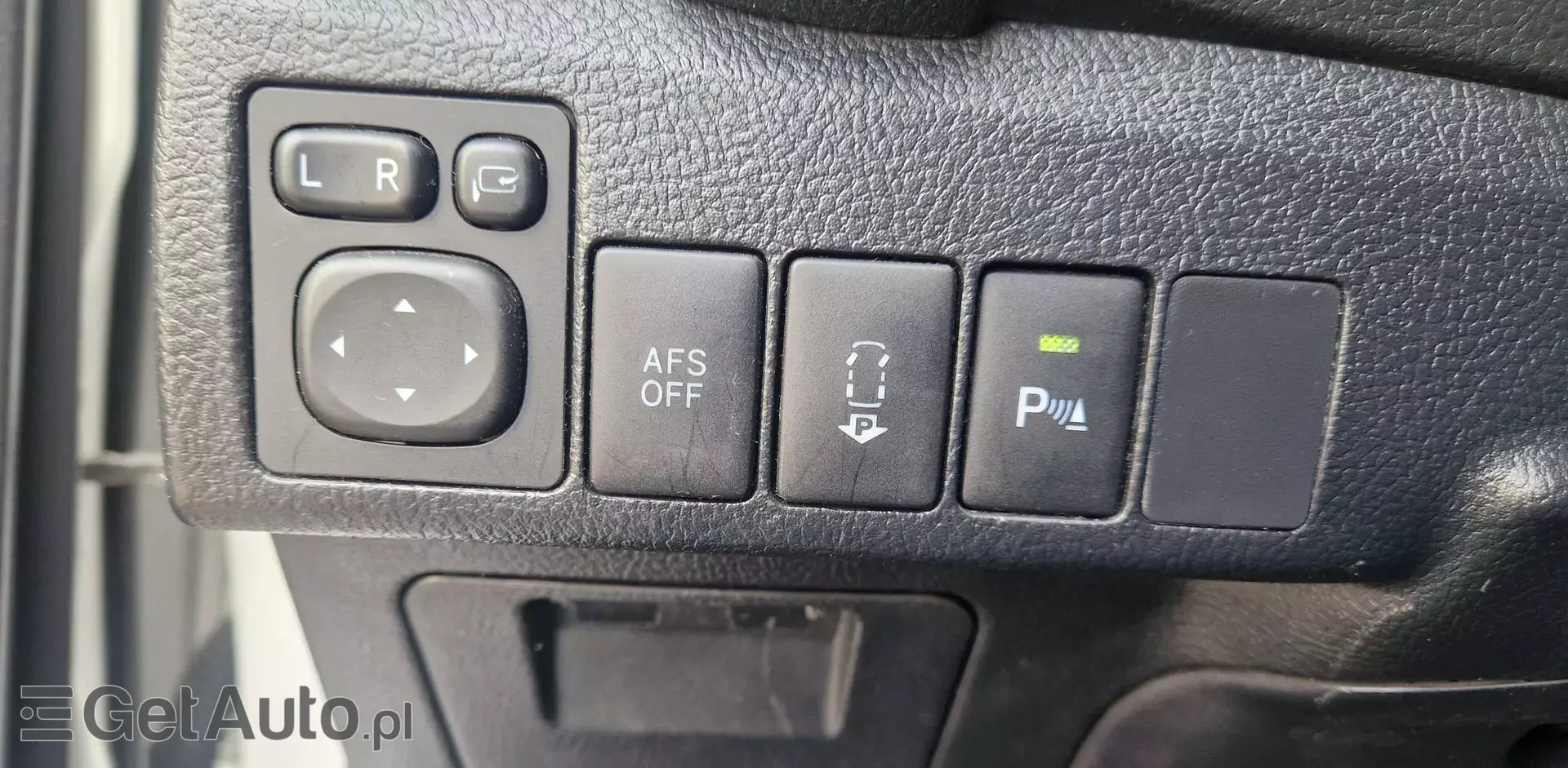 TOYOTA Auris 1.8 VVT-i (136 KM) Hybrid E-CVT