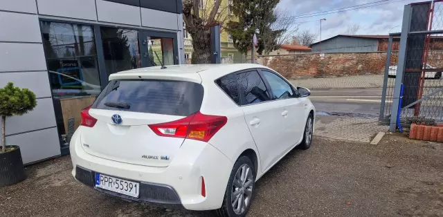 TOYOTA Auris 1.8 VVT-i (136 KM) Hybrid E-CVT