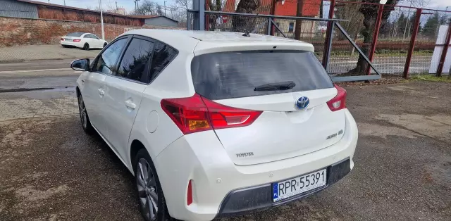 TOYOTA Auris 1.8 VVT-i (136 KM) Hybrid E-CVT