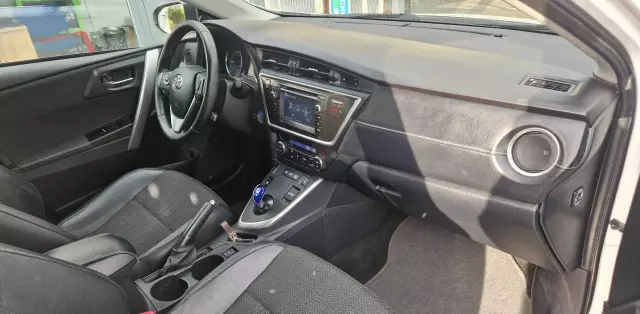 TOYOTA Auris 1.8 VVT-i (136 KM) Hybrid E-CVT
