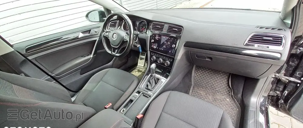 VOLKSWAGEN Golf 1.6 TDI DSG Sound
