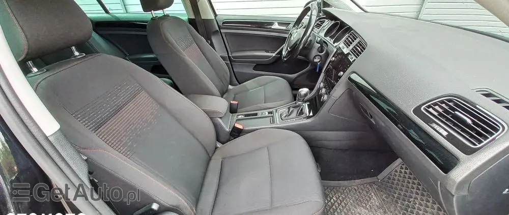 VOLKSWAGEN Golf 1.6 TDI DSG Sound