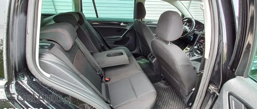 VOLKSWAGEN Golf 1.6 TDI DSG Sound