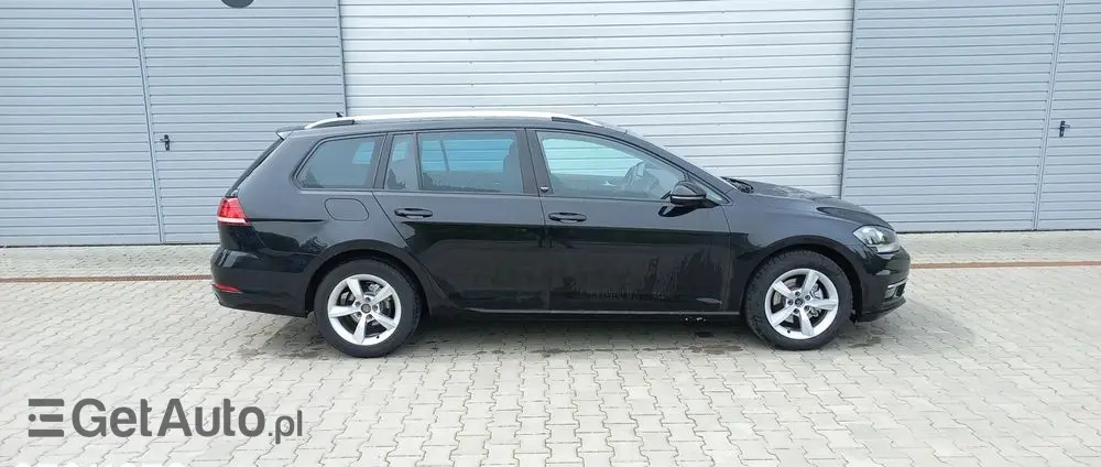 VOLKSWAGEN Golf 1.6 TDI DSG Sound