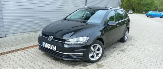 VOLKSWAGEN Golf 1.6 TDI DSG Sound