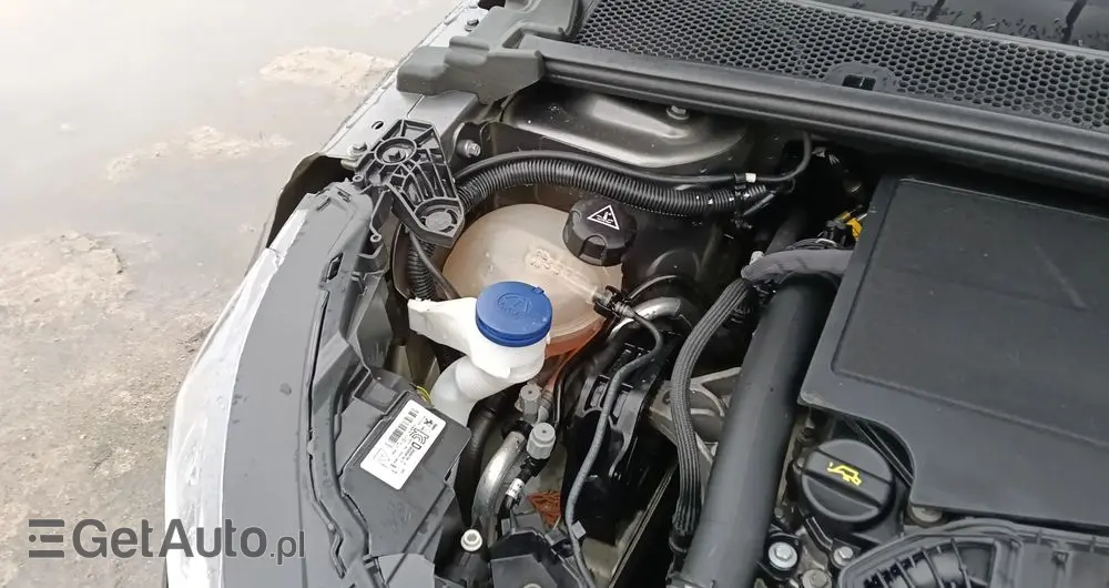 PEUGEOT 208 PureTech 100 Allure Pack