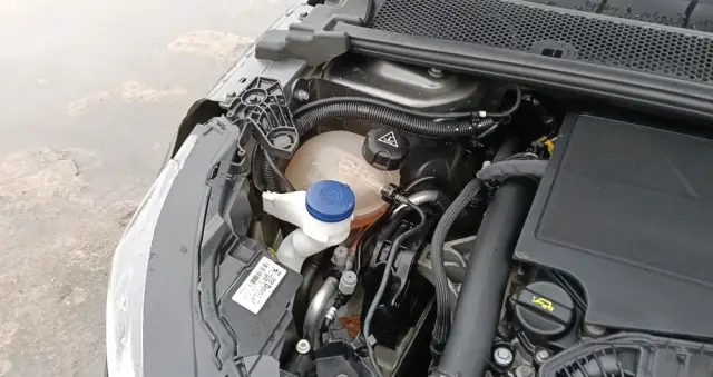 PEUGEOT 208 PureTech 100 Allure Pack