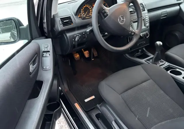 MERCEDES-BENZ Klasa A 160 BlueEFFICIENCY Elegance Special Edition