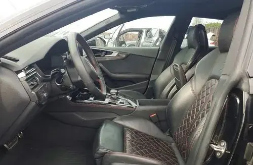 AUDI S5 