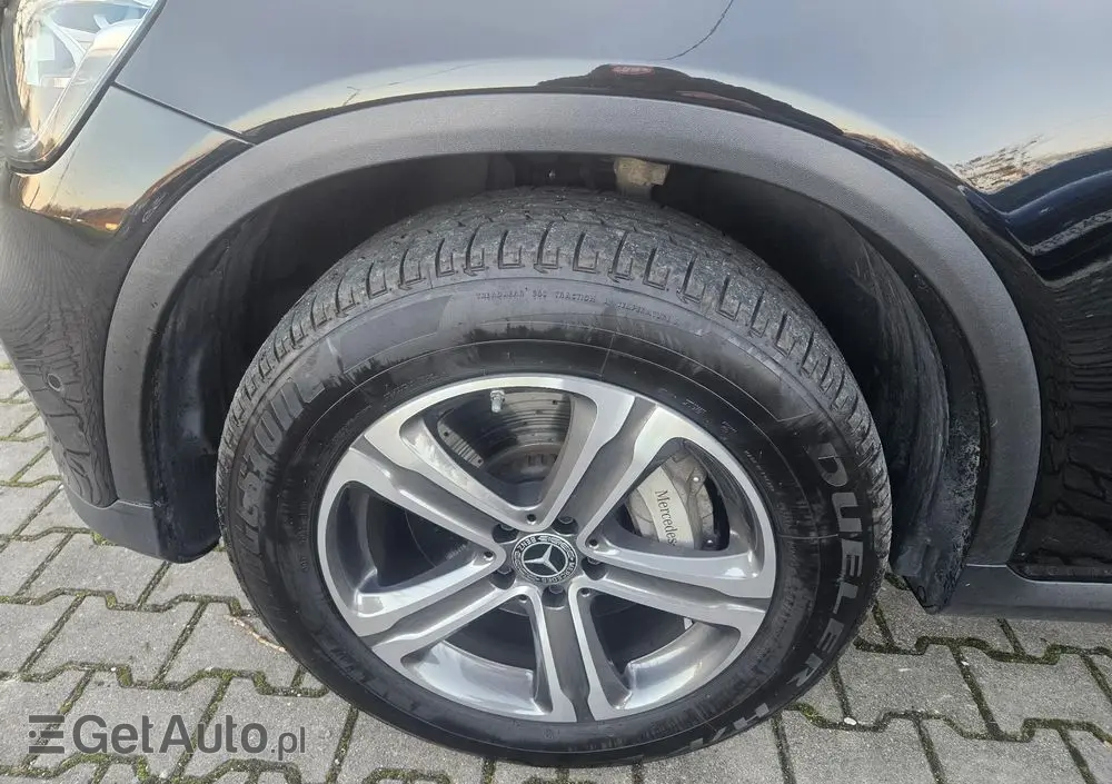 MERCEDES-BENZ GLC 300 e 4-Matic
