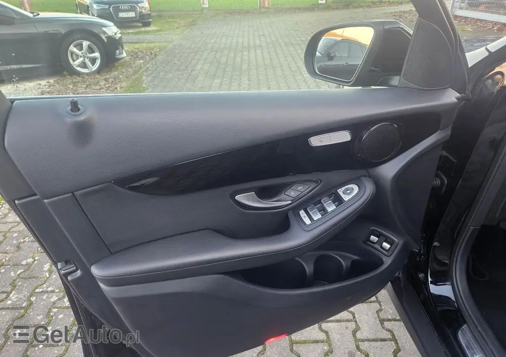 MERCEDES-BENZ GLC 300 e 4-Matic