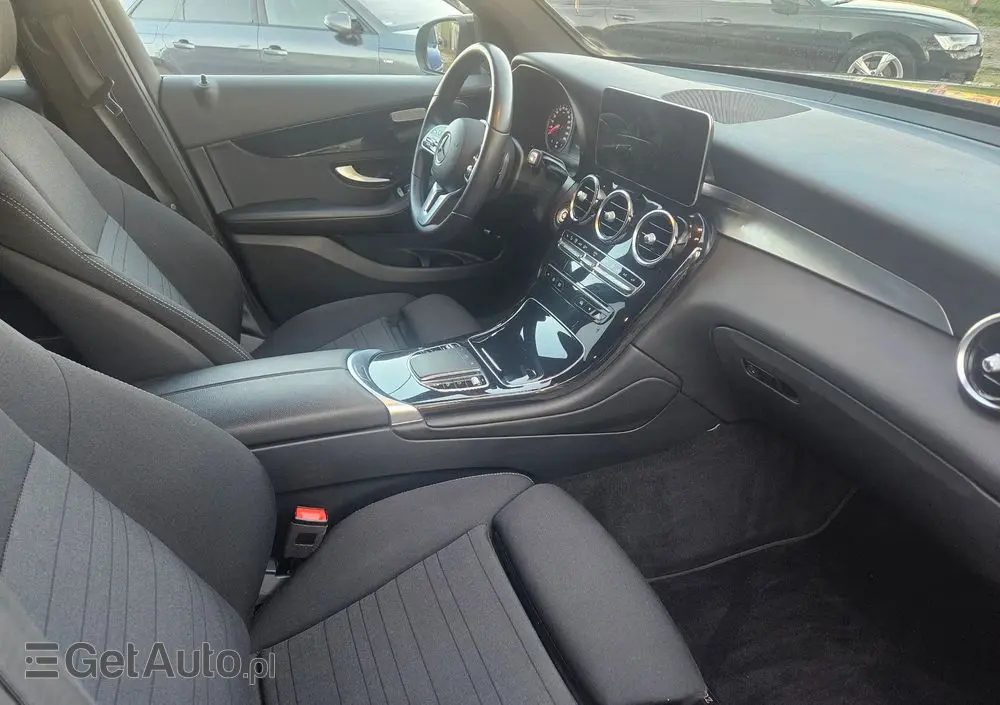 MERCEDES-BENZ GLC 300 e 4-Matic
