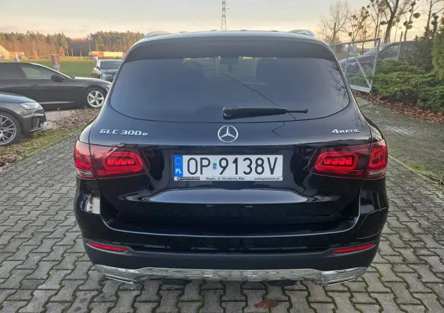 MERCEDES-BENZ GLC 300 e 4-Matic