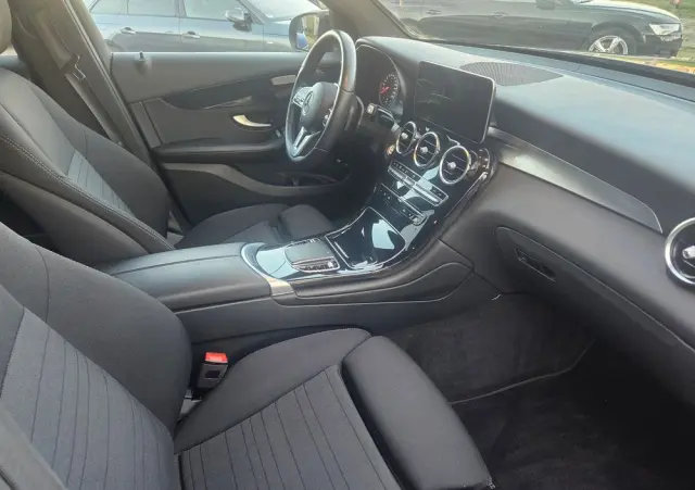 MERCEDES-BENZ GLC 300 e 4-Matic