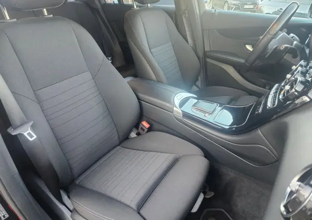 MERCEDES-BENZ GLC 300 e 4-Matic