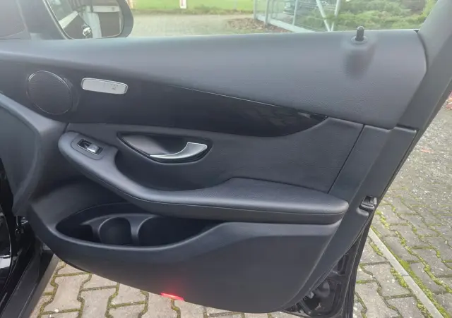 MERCEDES-BENZ GLC 300 e 4-Matic