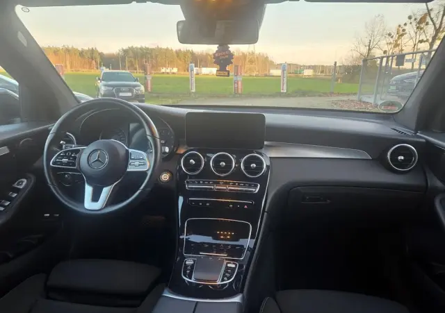 MERCEDES-BENZ GLC 300 e 4-Matic