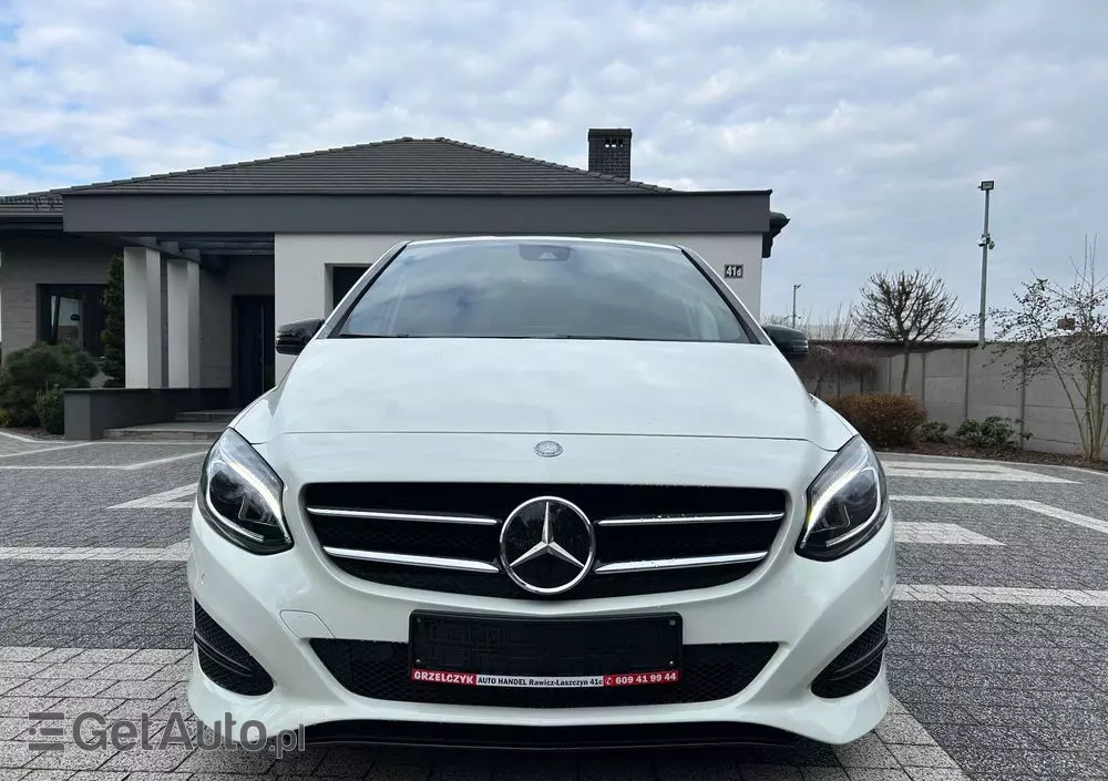 MERCEDES-BENZ Klasa B 180 7G-DCT AMG Line