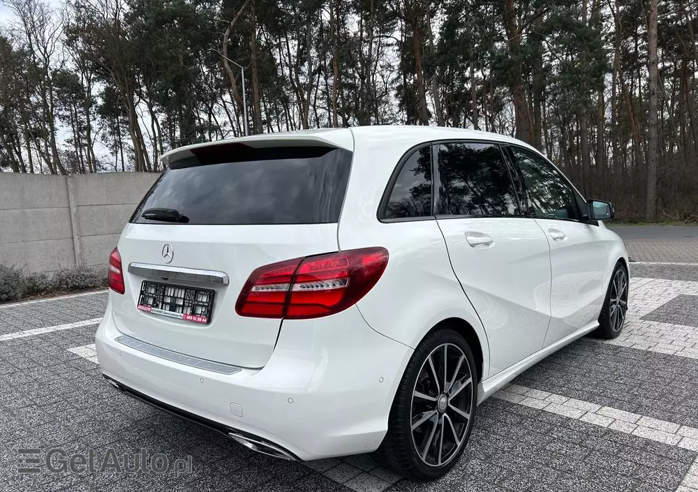 MERCEDES-BENZ Klasa B 180 7G-DCT AMG Line