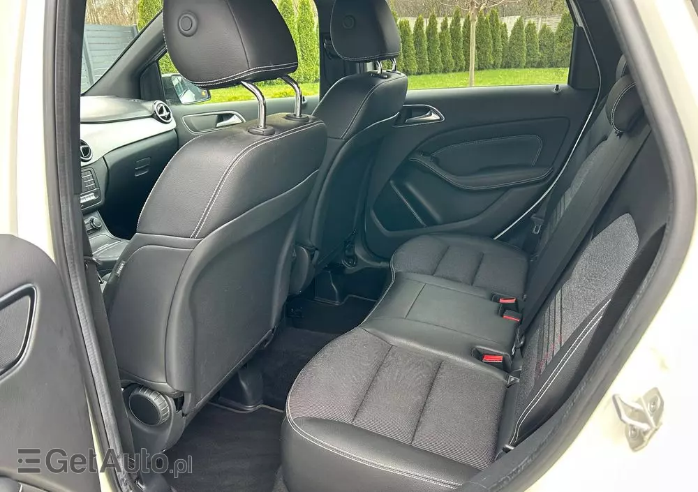 MERCEDES-BENZ Klasa B 180 7G-DCT AMG Line