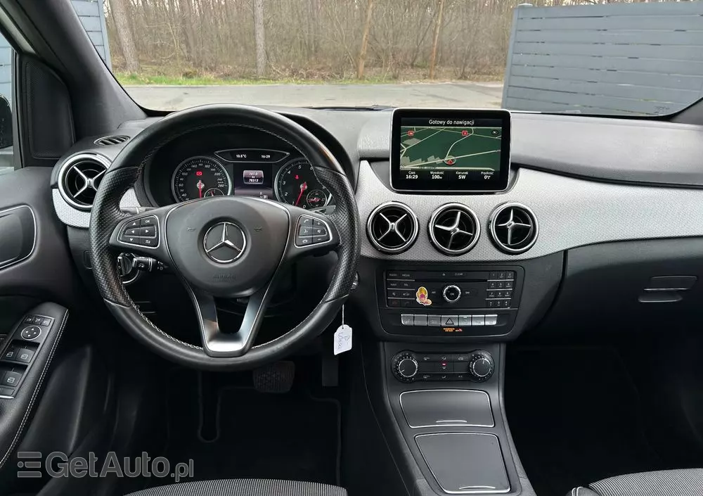 MERCEDES-BENZ Klasa B 180 7G-DCT AMG Line