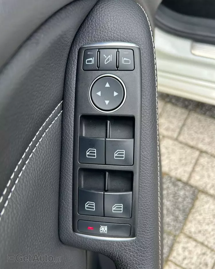 MERCEDES-BENZ Klasa B 180 7G-DCT AMG Line