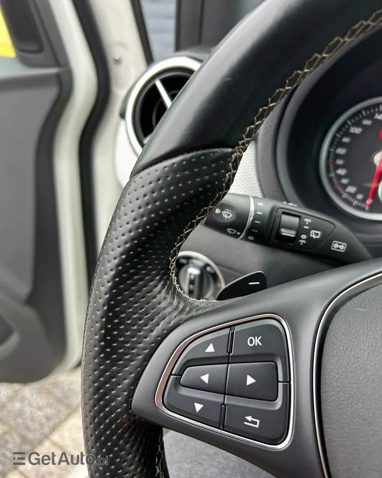 MERCEDES-BENZ Klasa B 180 7G-DCT AMG Line