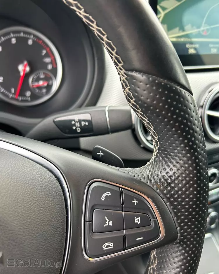 MERCEDES-BENZ Klasa B 180 7G-DCT AMG Line