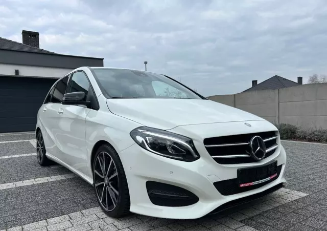 MERCEDES-BENZ Klasa B 180 7G-DCT AMG Line