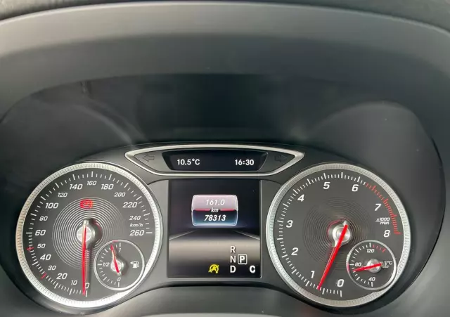 MERCEDES-BENZ Klasa B 180 7G-DCT AMG Line