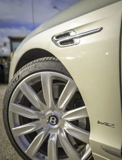 BENTLEY Continental 