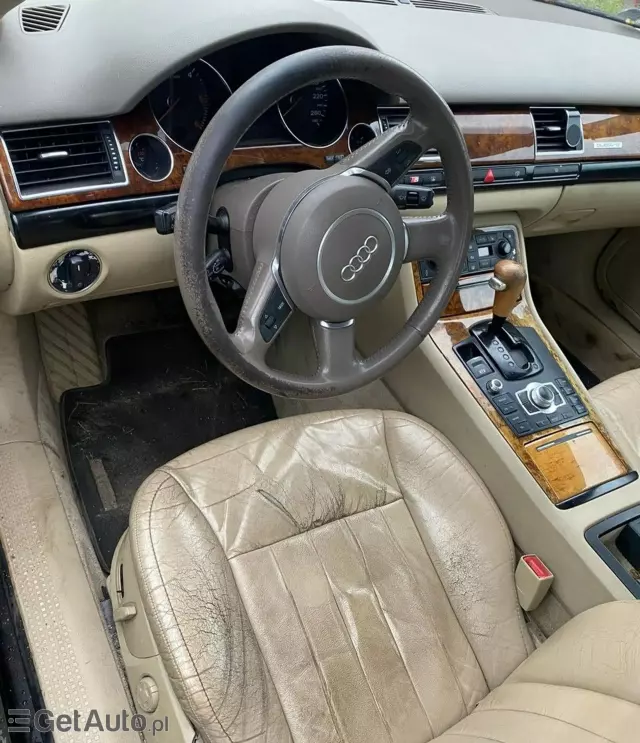 AUDI A8 