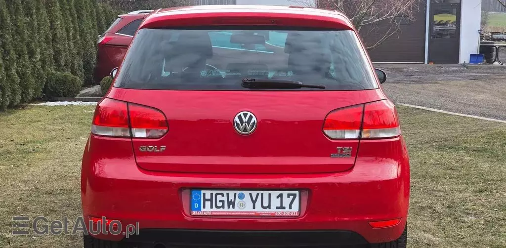 VOLKSWAGEN Golf 
