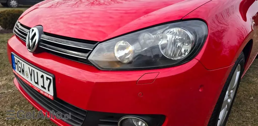 VOLKSWAGEN Golf 