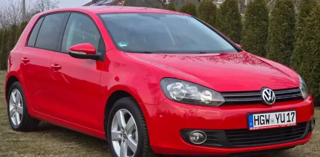 VOLKSWAGEN Golf 