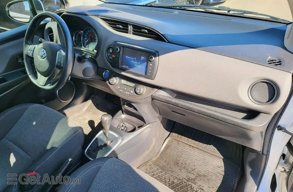 TOYOTA Yaris 