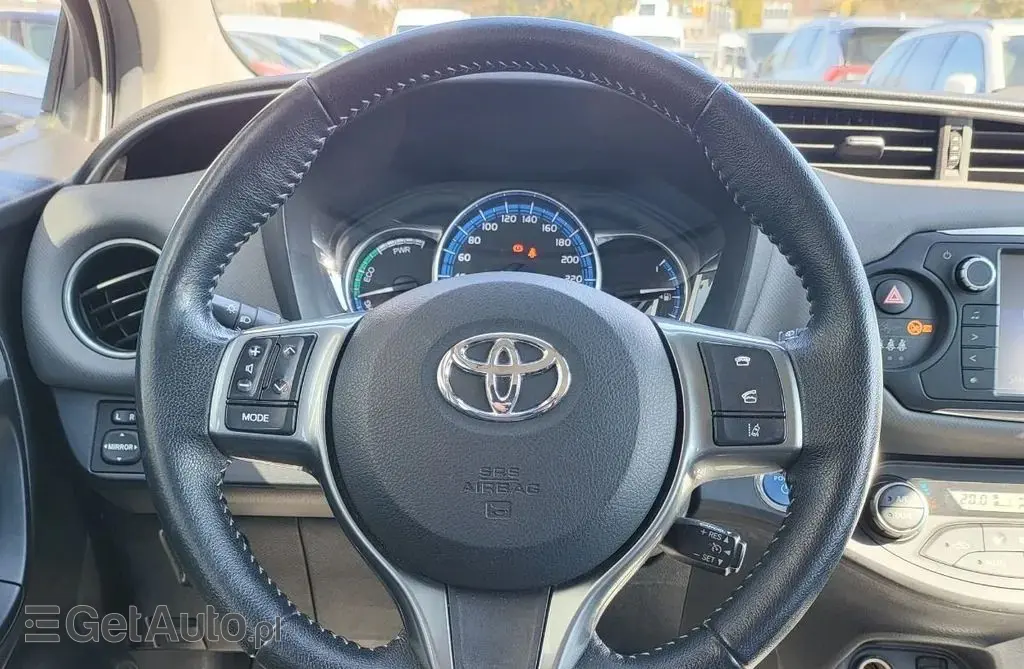 TOYOTA Yaris 