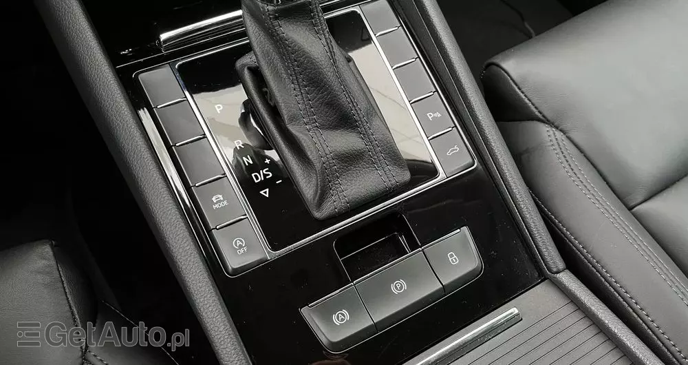 SKODA Superb 2.0 TDI SCR Style DSG